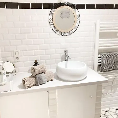 A L'ombre Du Platane Apartment